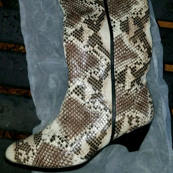 Brand new Elkiv Boot, size 8 - Picture 2 of 5